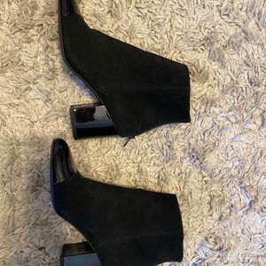 1901 booties with patent leather toed & heels